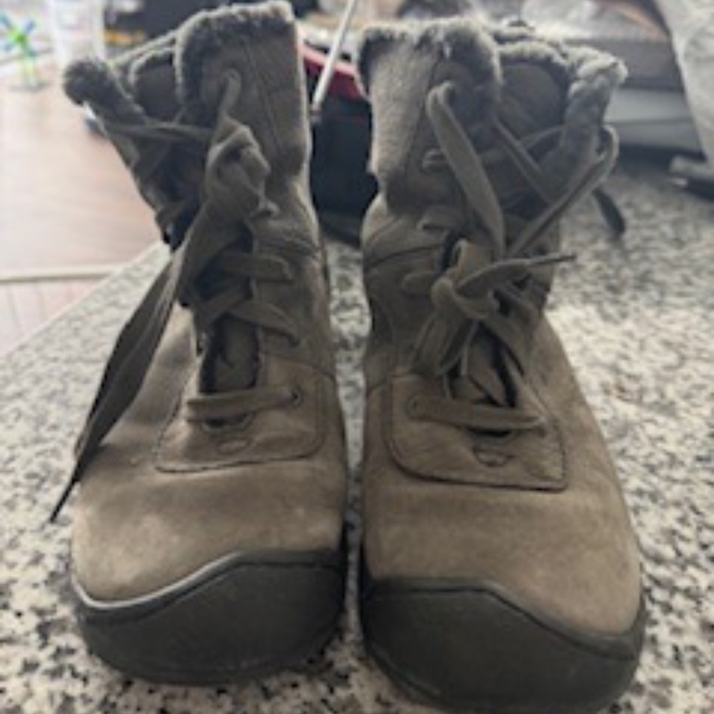 Fur-Lined Lace-up Keen boots, Women 7